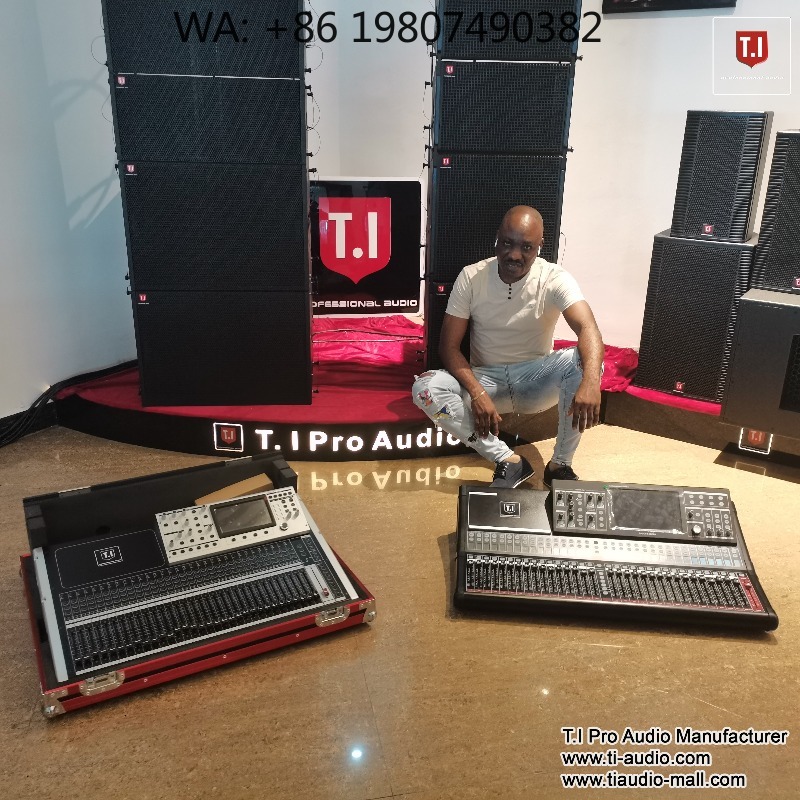 Audio Music Live - Konsol Mixer Digital 32 Saluran, Peralatan