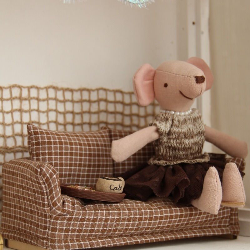 Sofa Miniatur Antik Kain Kotak - Audio Music Live ulasan dan harga